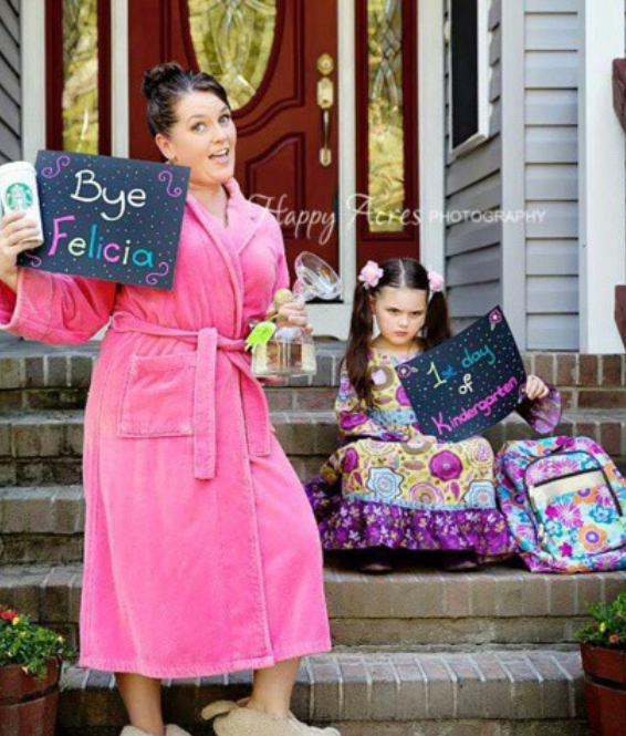 mom and daughter picture of the first day of school 